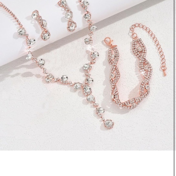 NWT ROSE GOLD RHINESTONE JEWELRY SET - Picture 5 of 6